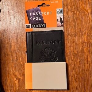 BUXTON PASSPORT CASE. 100% Leather. NWT. Genuine Leather • 2 Interior Pockets